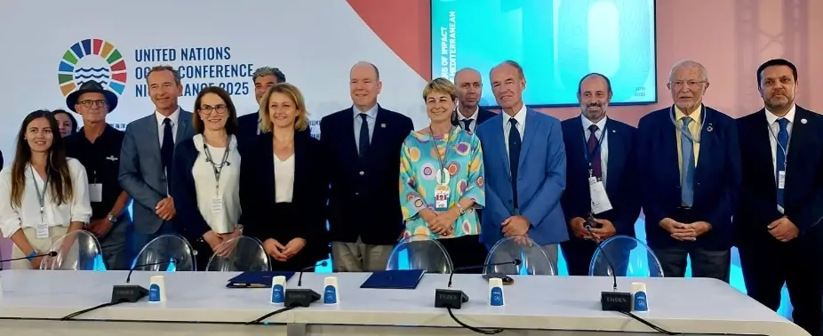 S.A.S le prince Albert II de Monaco avec le conseil d'administration du MedFund